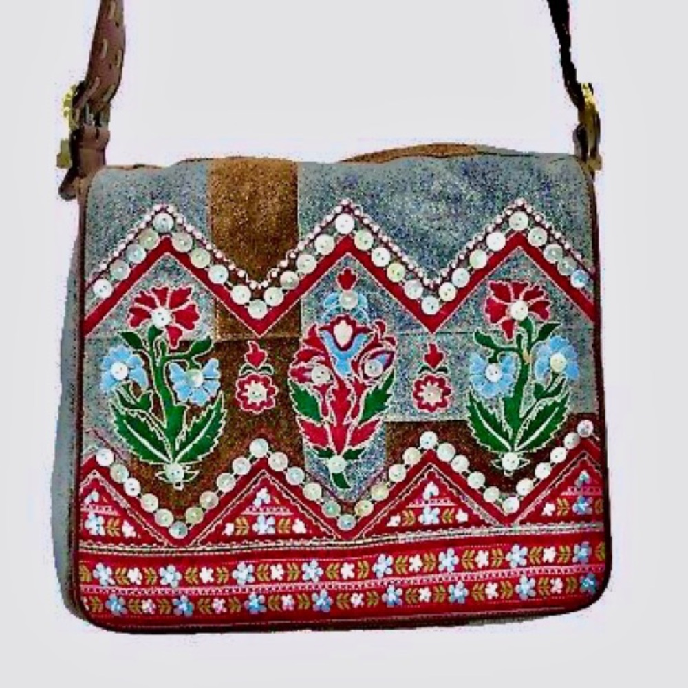 Isabella Fiore Embroidered Purse